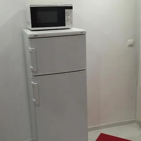 아파트 Red&white Lower Ground Floor *