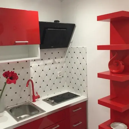 Red&white Lower Ground Floor *