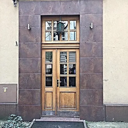 Red&white Lower Ground Floor