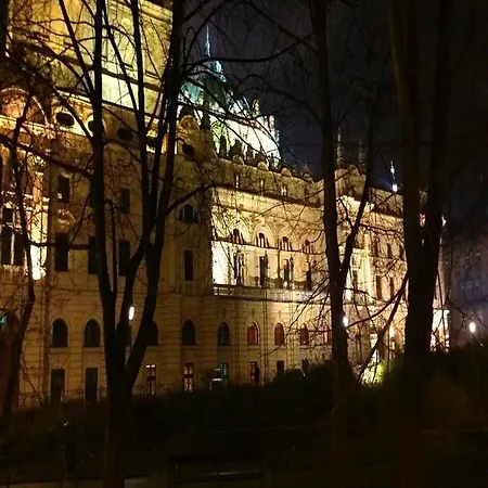 아파트 Red&white Lower Ground Floor