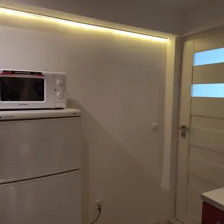 Red&white Lower Ground Floor * 크라쿠프