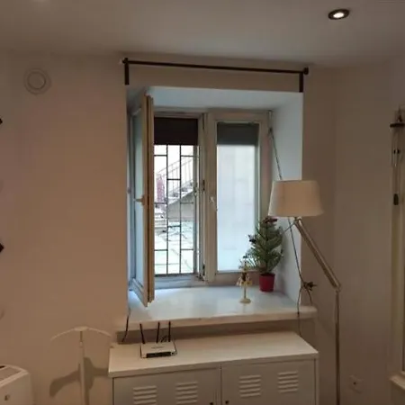Apartmán Red&white Lower Ground Floor