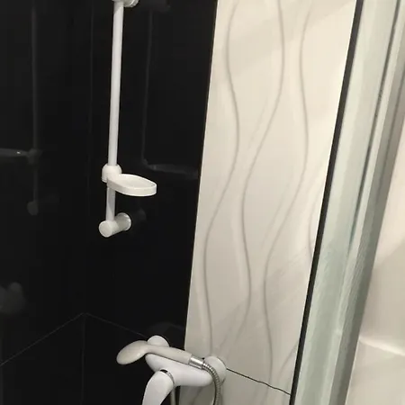 Apartamento Red&white Lower Ground Floor Cracovia