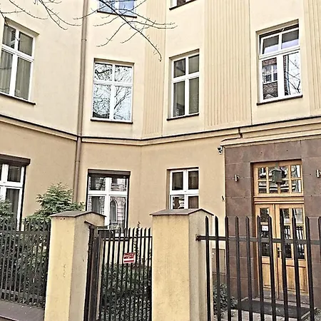 Red&white Lower Ground Floor *